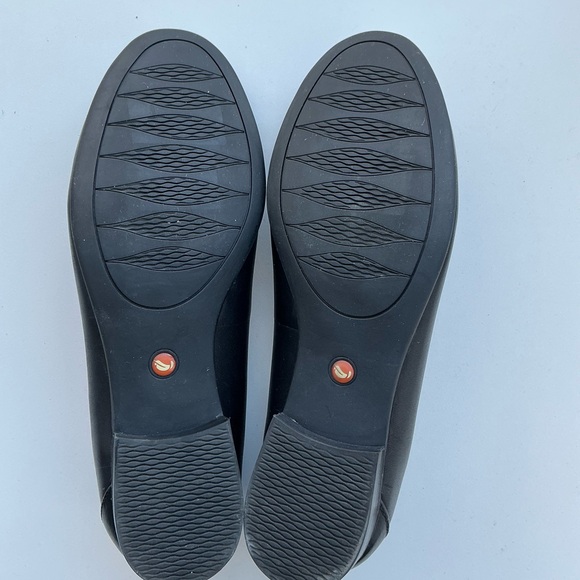 Classic 100% Black Leather Loafers Unstructured Clarks  Arch Support NWOT - Picture 7 of 11